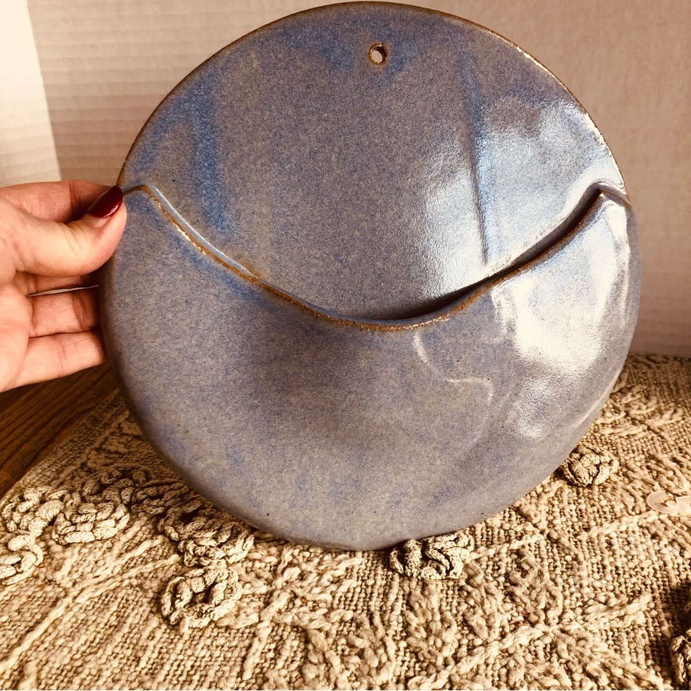 Art Pottery Wall Pocket Vase 9” Circ.